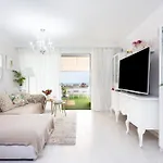 Eden Sunset Seaviews Адехе